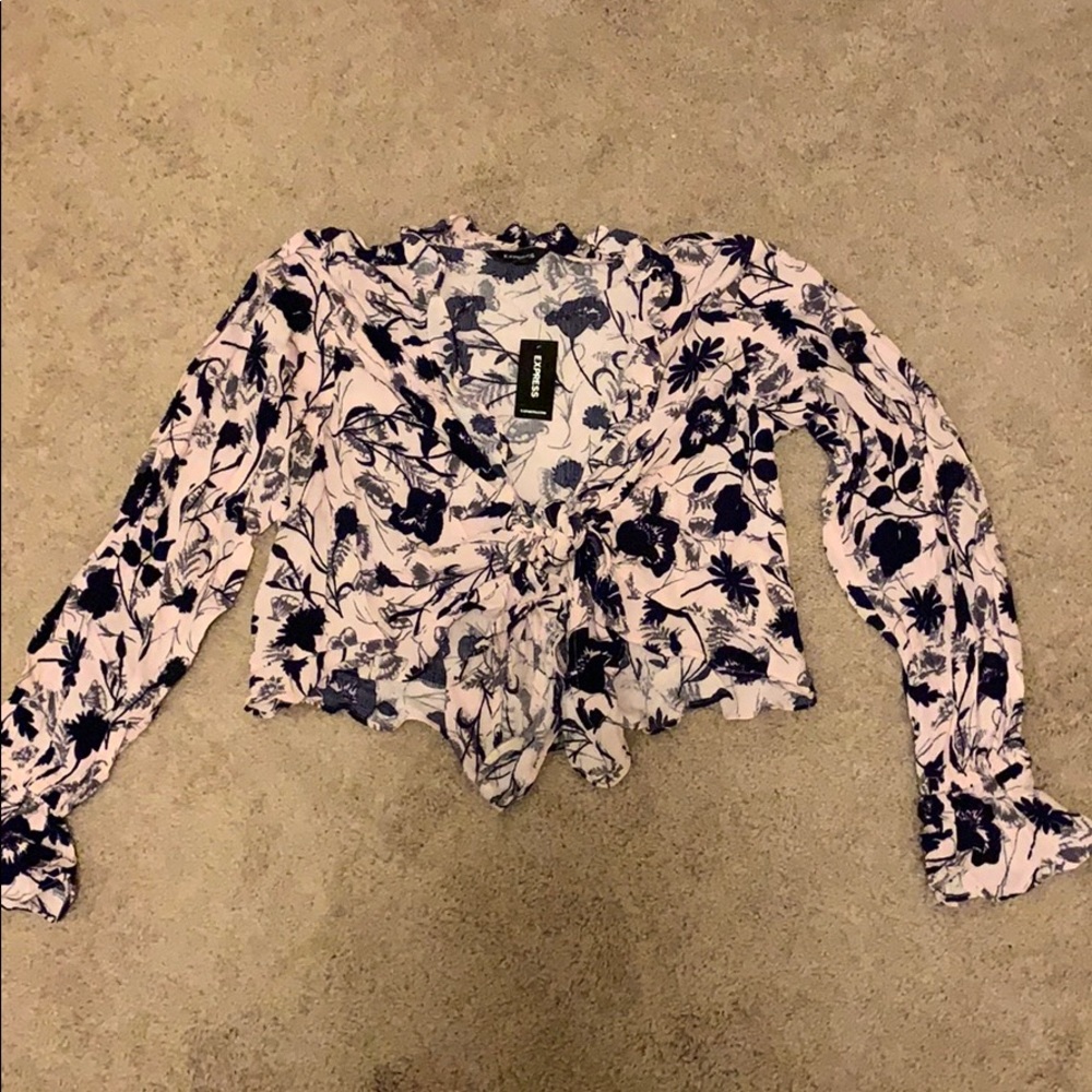 Brand new long sleeved crop top